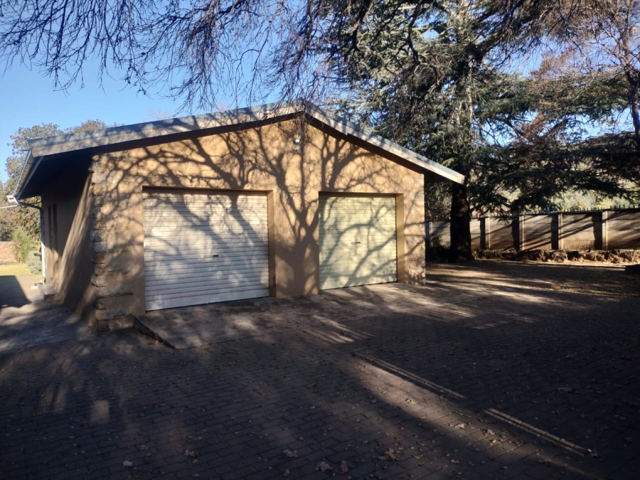 4 Bedroom Property for Sale in Ladybrand Free State